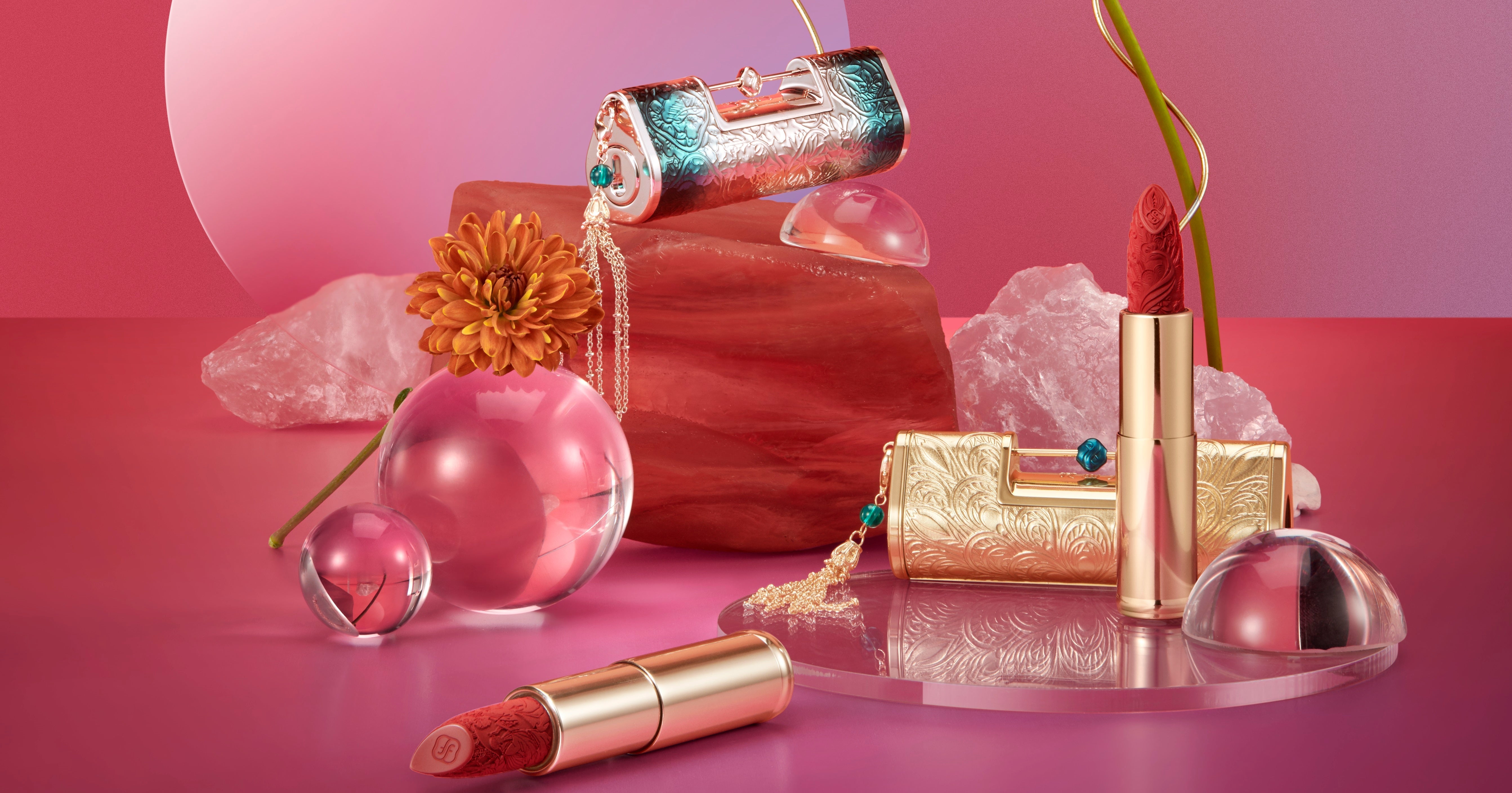 Engraved Masterpieces: Who’s That on Your Lipstick?