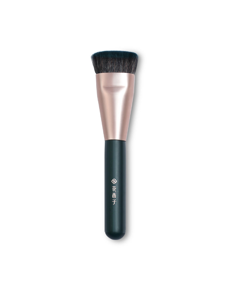 Soft Blooming Foundation Brush