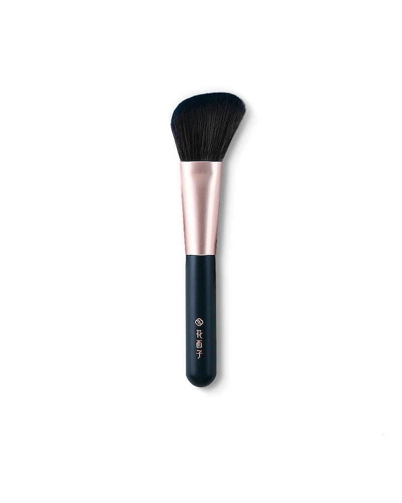 Soft Blooming Contour Brush