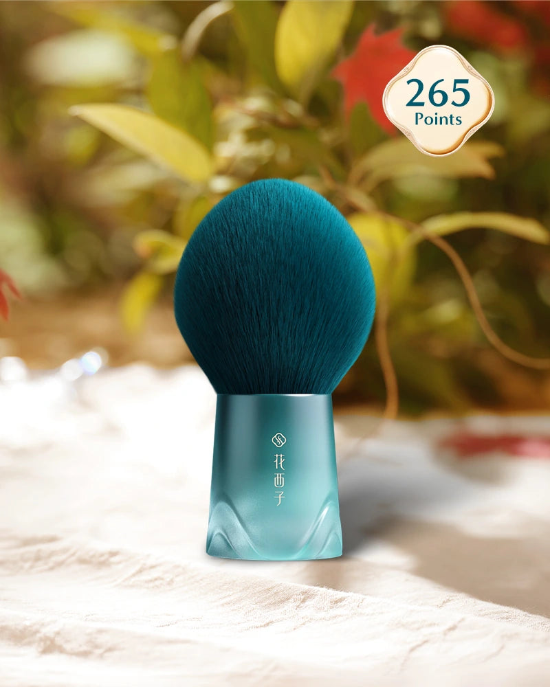 Soft Blooming On-the-Go Powder Brush