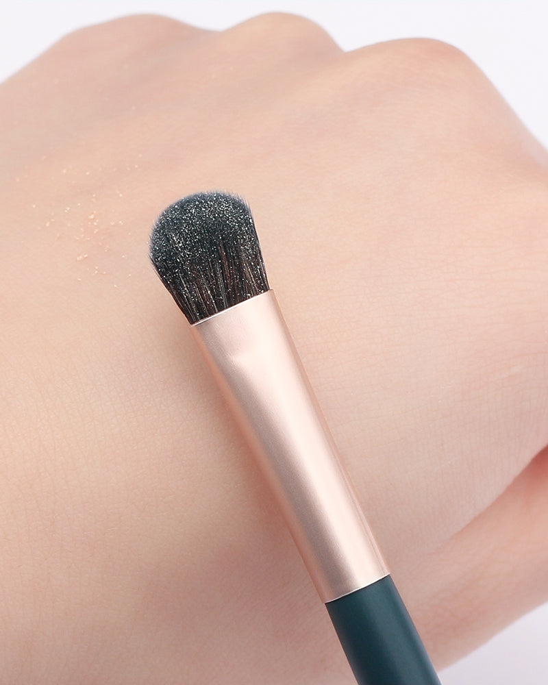 Soft Blooming Eyeshadow Brush