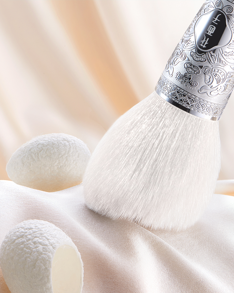 Florasis Impression of Miao Crystal Makeup Brush